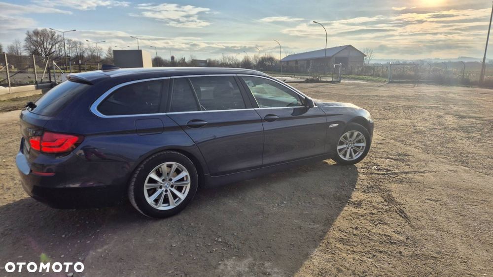 BMW Seria 5 525d - 8