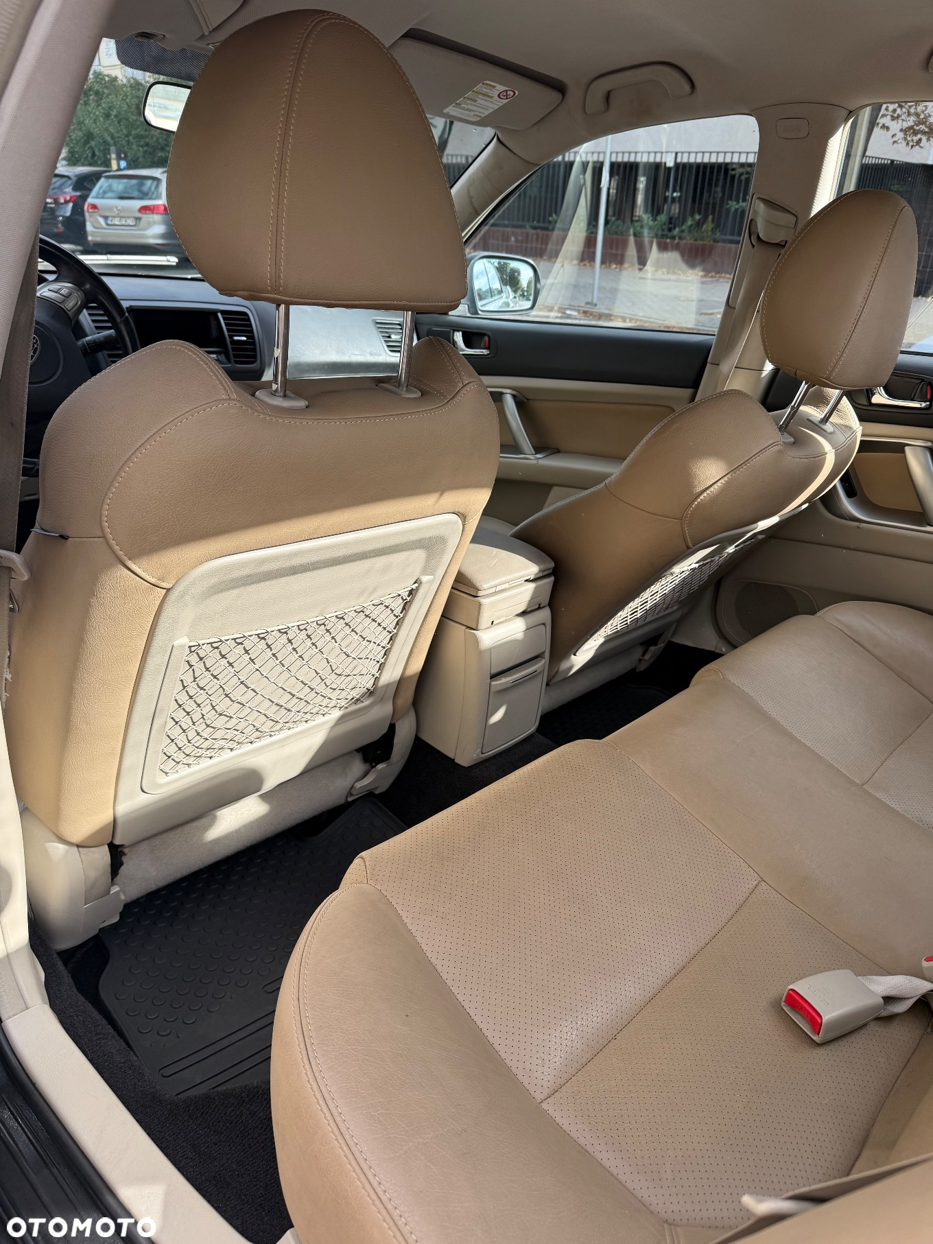Subaru Legacy - 13