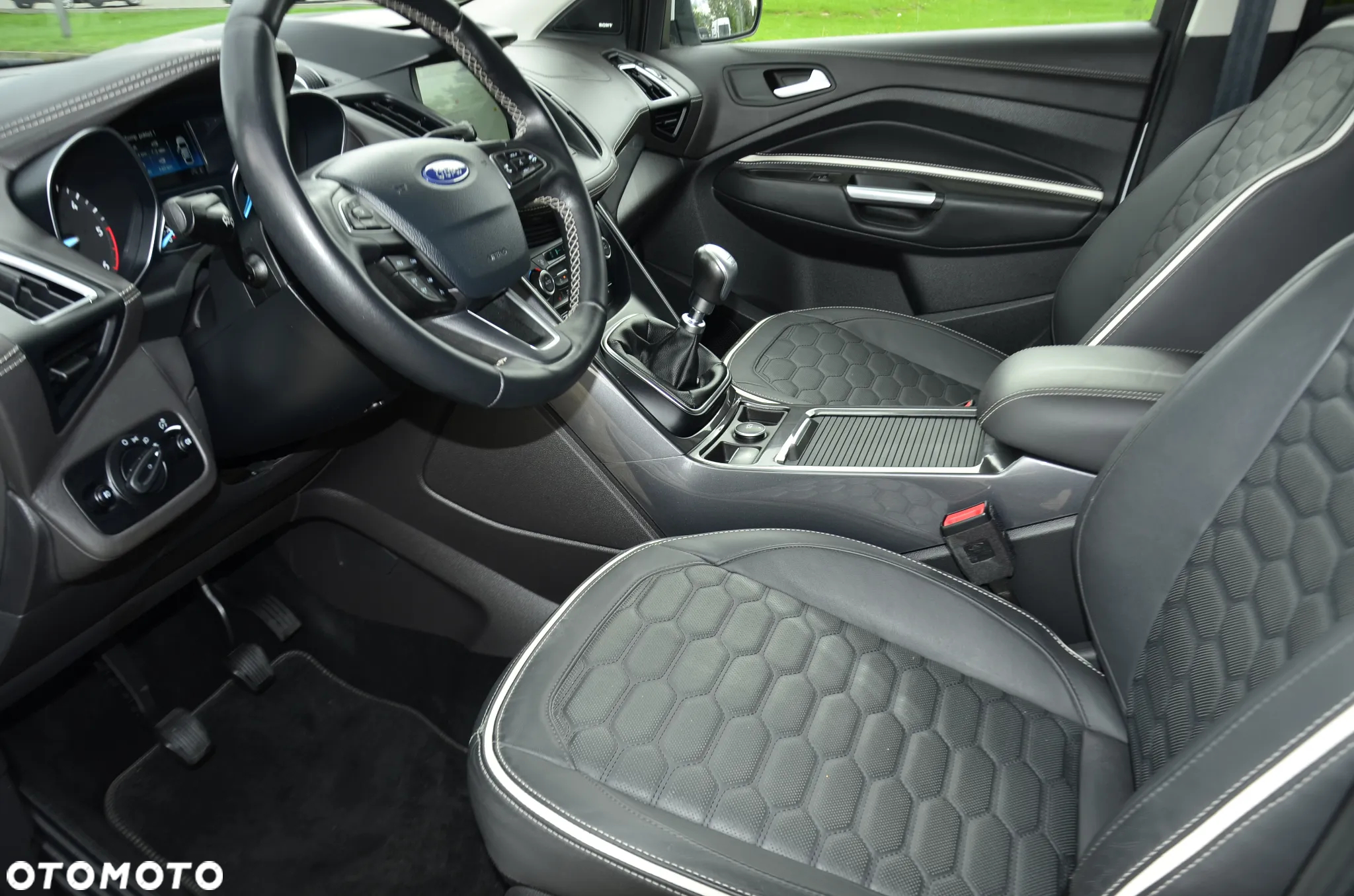 Ford Kuga 2.0 TDCi 2x4 Vignale - 19