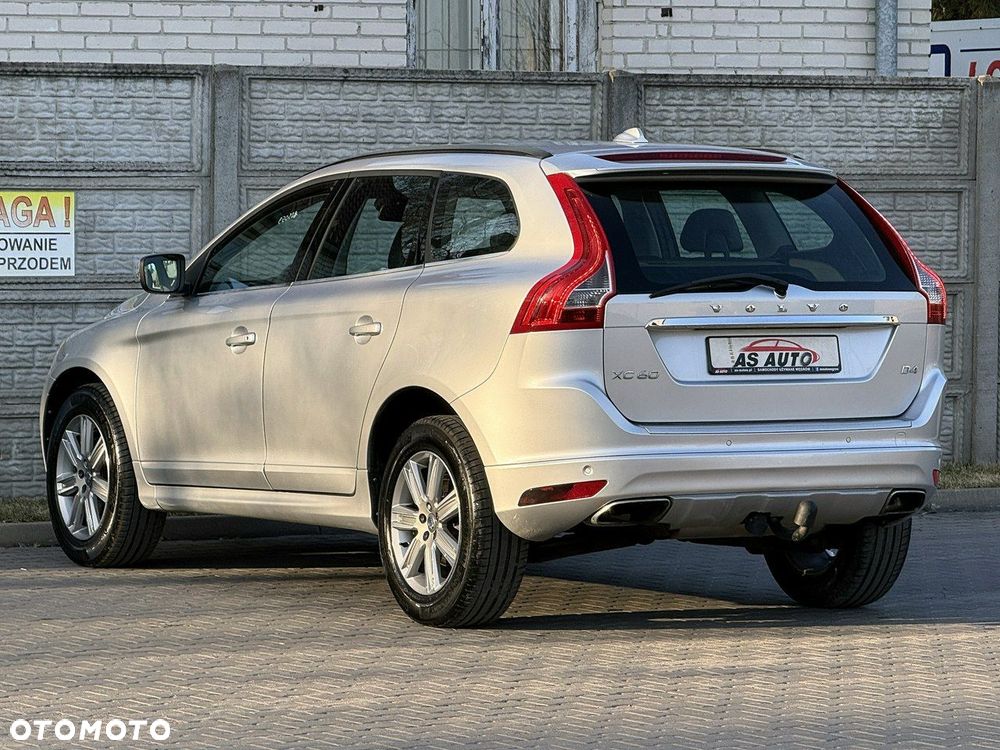 Volvo XC 60 D4 Momentum Pro - 34