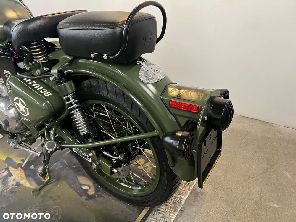 Royal Enfield Classic - 32