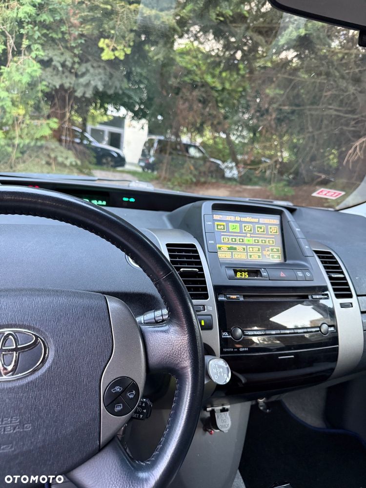 Toyota Prius - 13