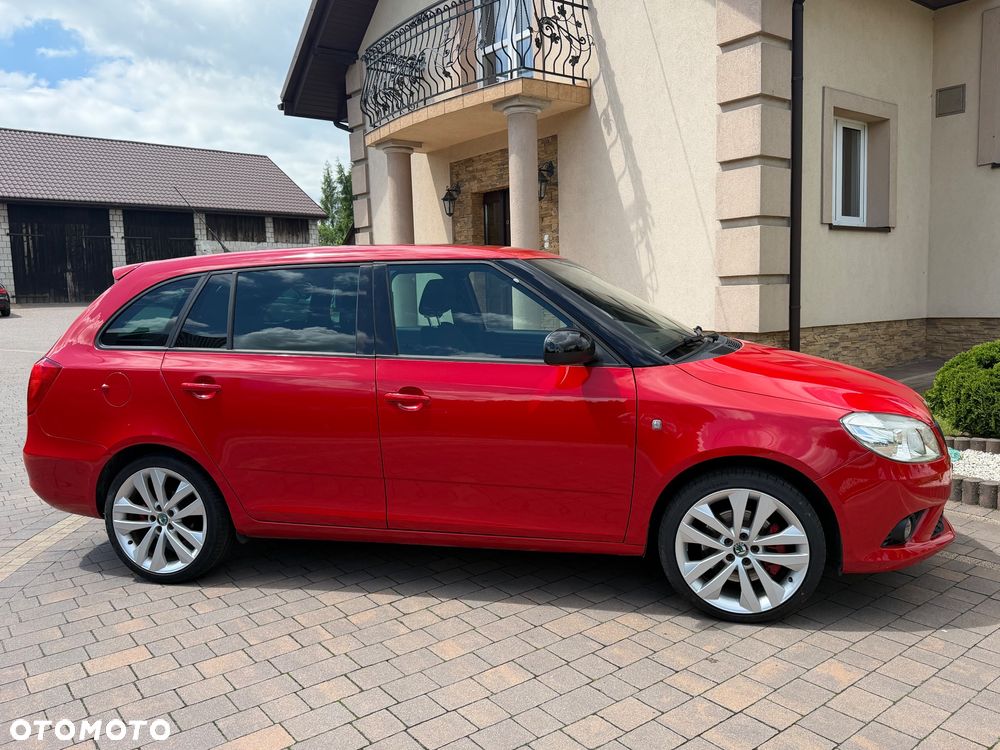 Skoda Fabia 1.4 TSI DSG RS - 10