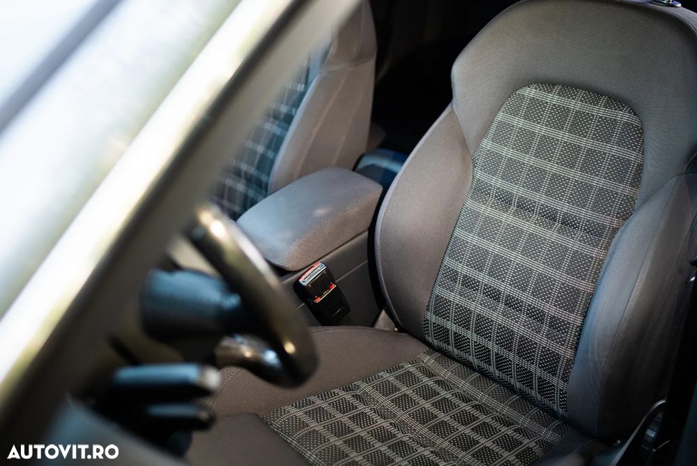 Audi A4 2.0 TDI DPF S line Sportpaket - 18