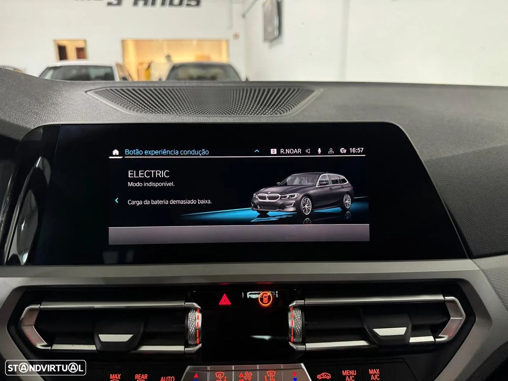 BMW 330 e Touring Pack M Auto - 35
