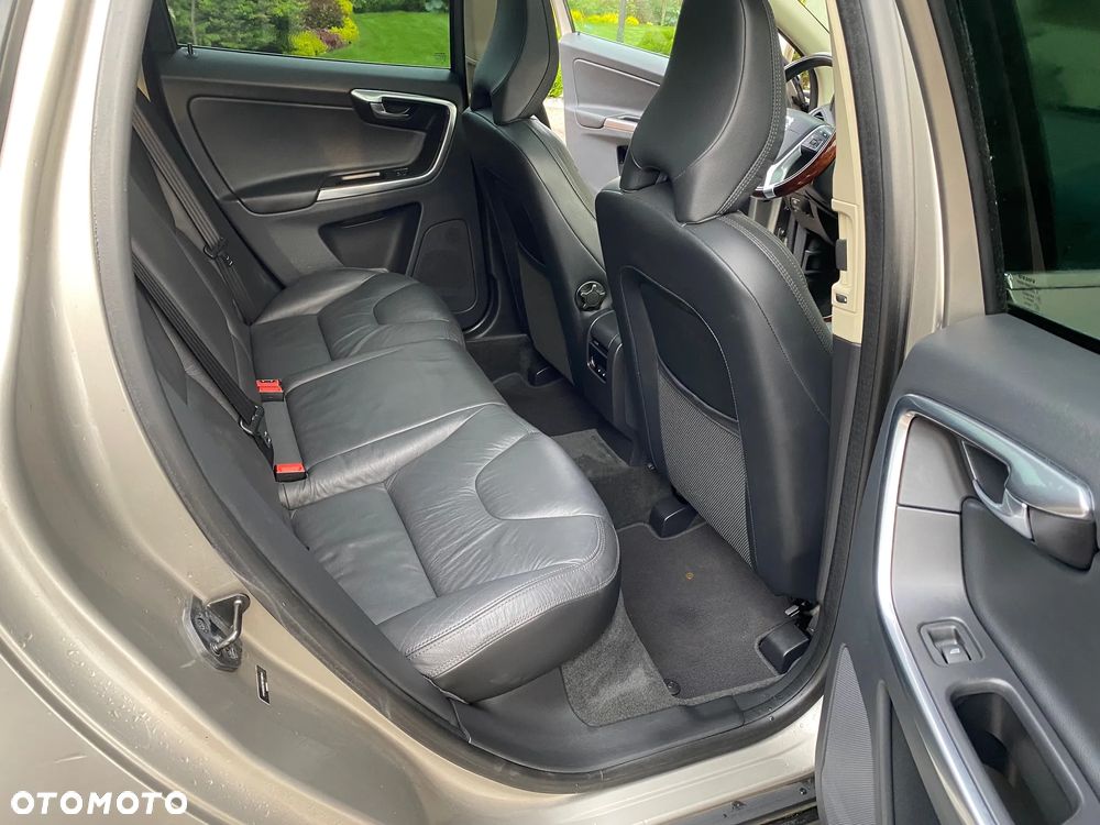 Volvo XC 60 T6 AWD Edition Pro - 14