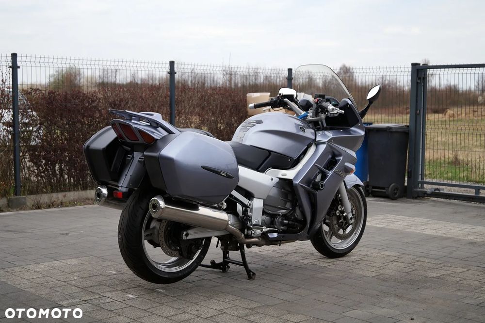 Yamaha FJR - 10