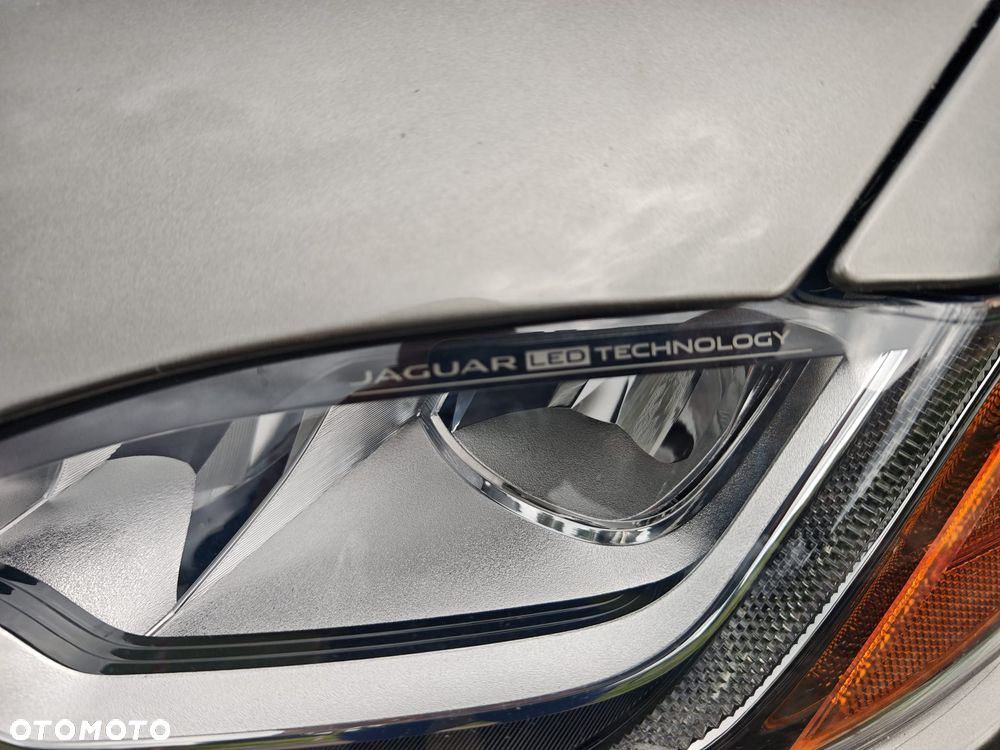 Jaguar F-Pace 30t AWD Portfolio - 16