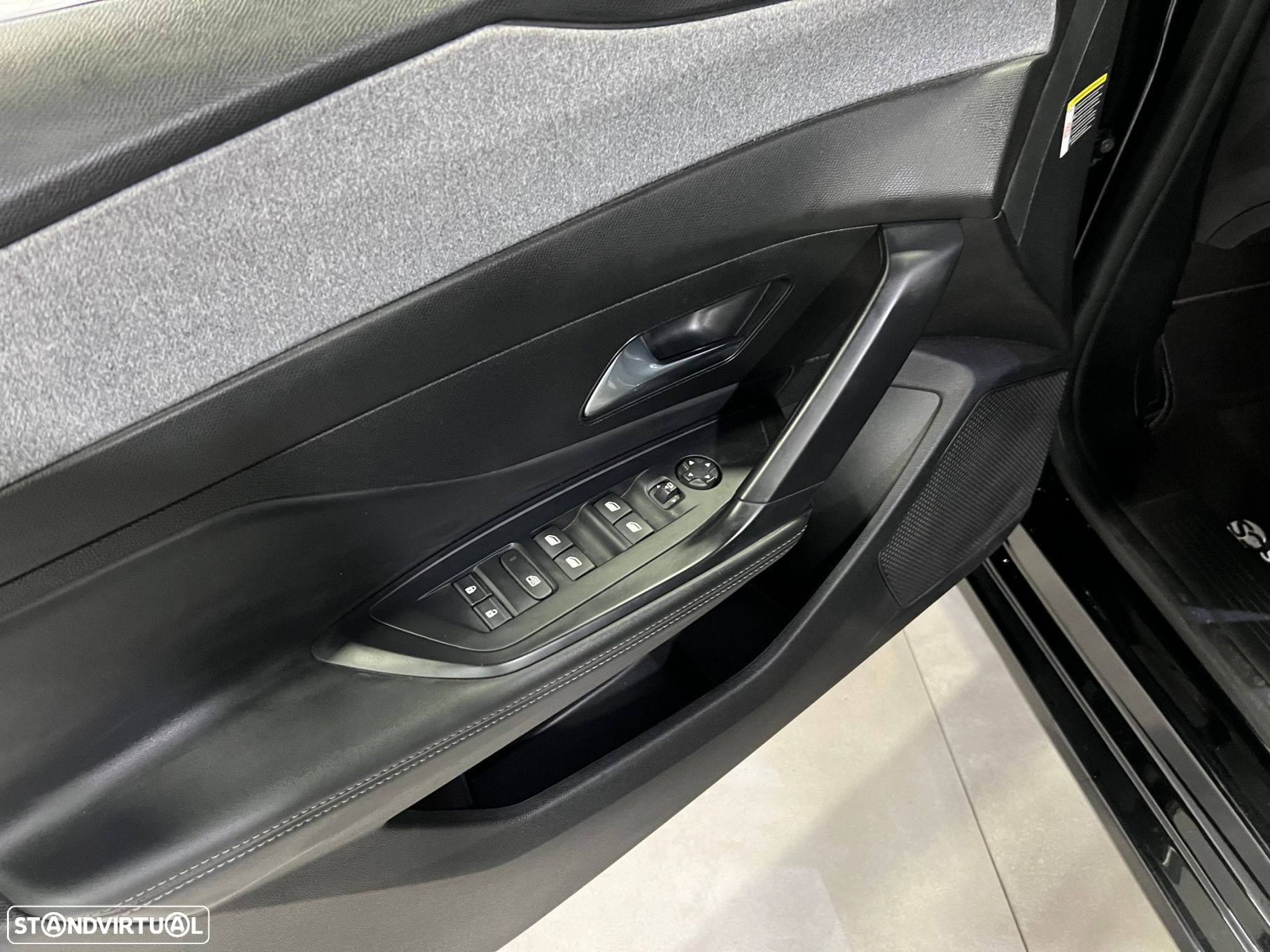 Peugeot 308 SW 1.2 PureTech Allure Pack - 28