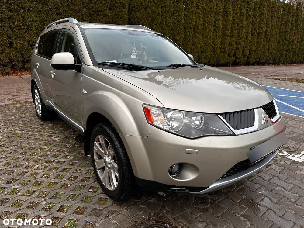 Mitsubishi Outlander 2.0 DID Instyle - 1