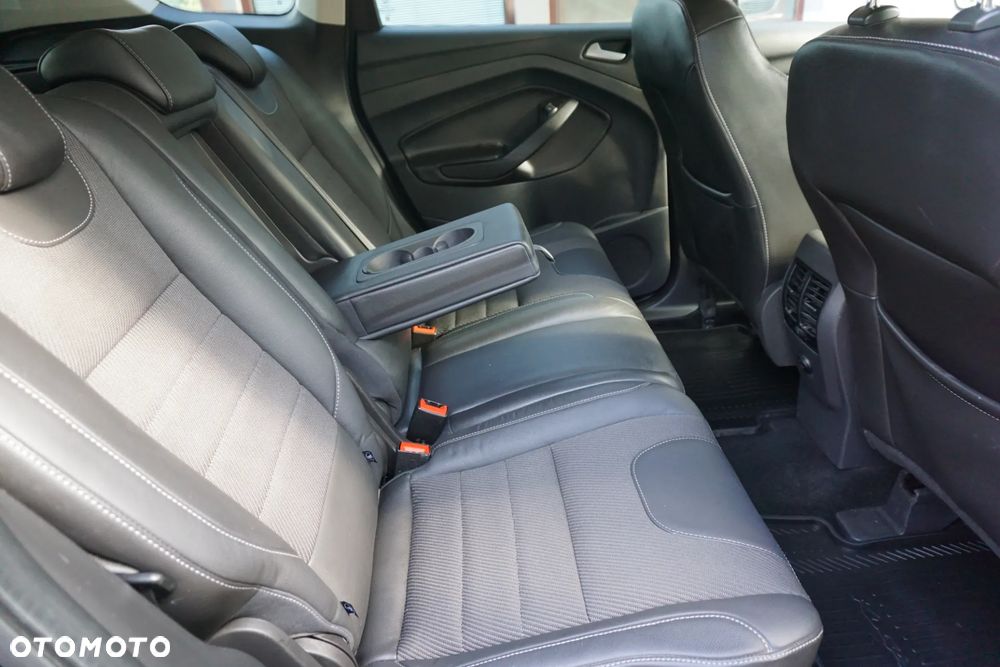 Ford Kuga 2.0 TDCi 2x4 Titanium - 14