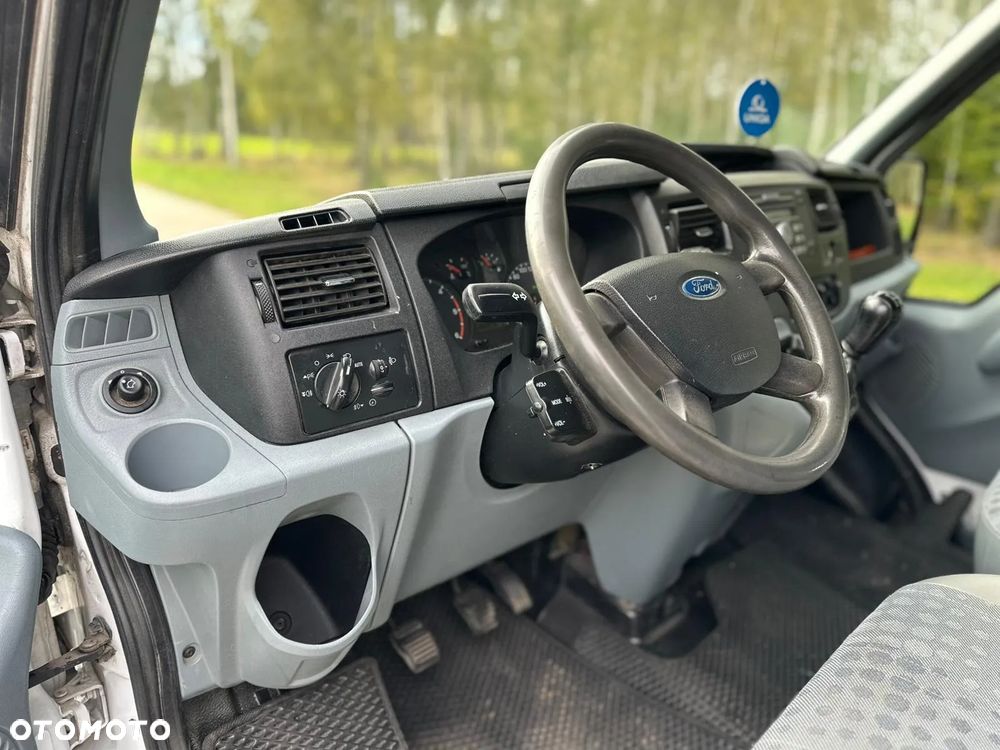 Ford Transit - 13