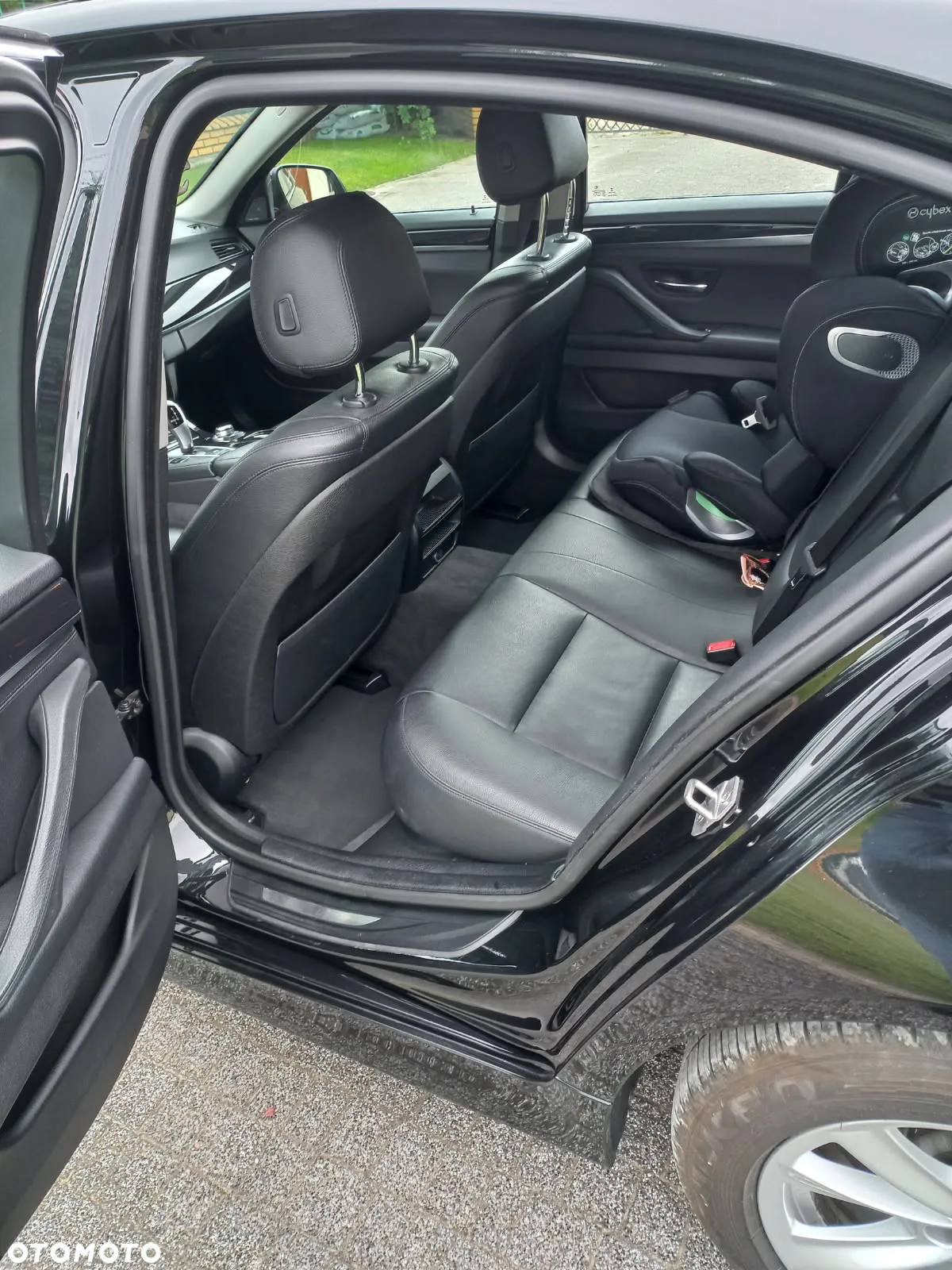 BMW Seria 5 525d xDrive - 11