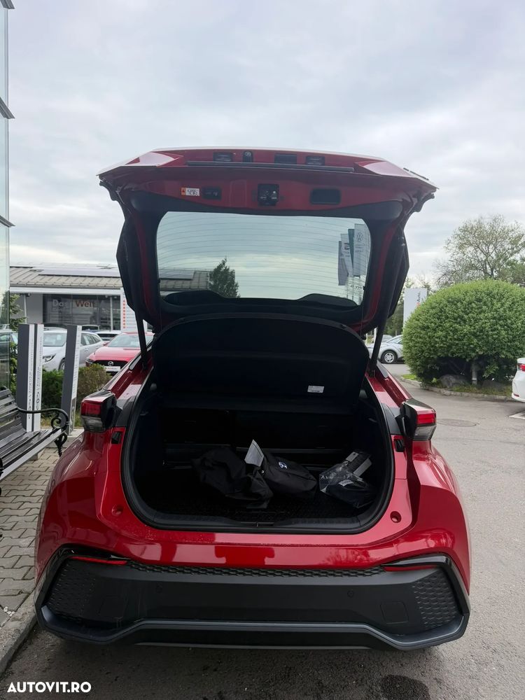 TOYOTA C-HR 2026 — imagine 8