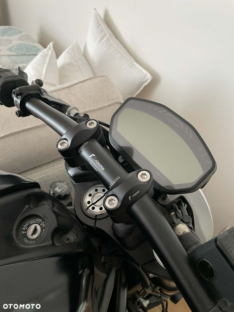 Ducati Monster - 14