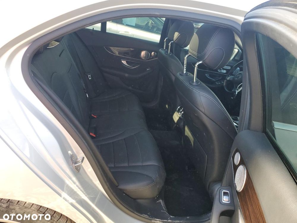 Mercedes-Benz Klasa C 300 9G-TRONIC Exclusive - 9