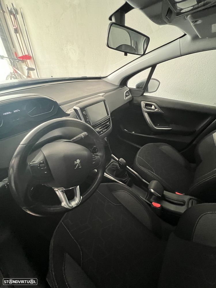 Peugeot 2008 1.2 PureTech Active - 10