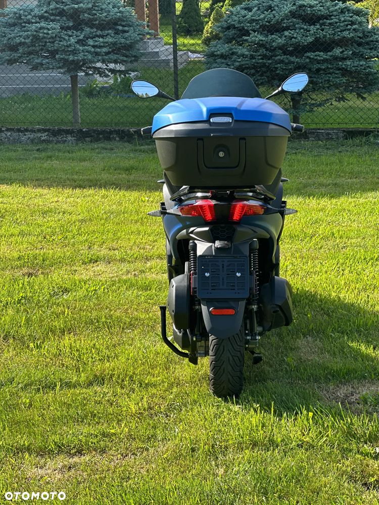 Piaggio MP-3 - 4