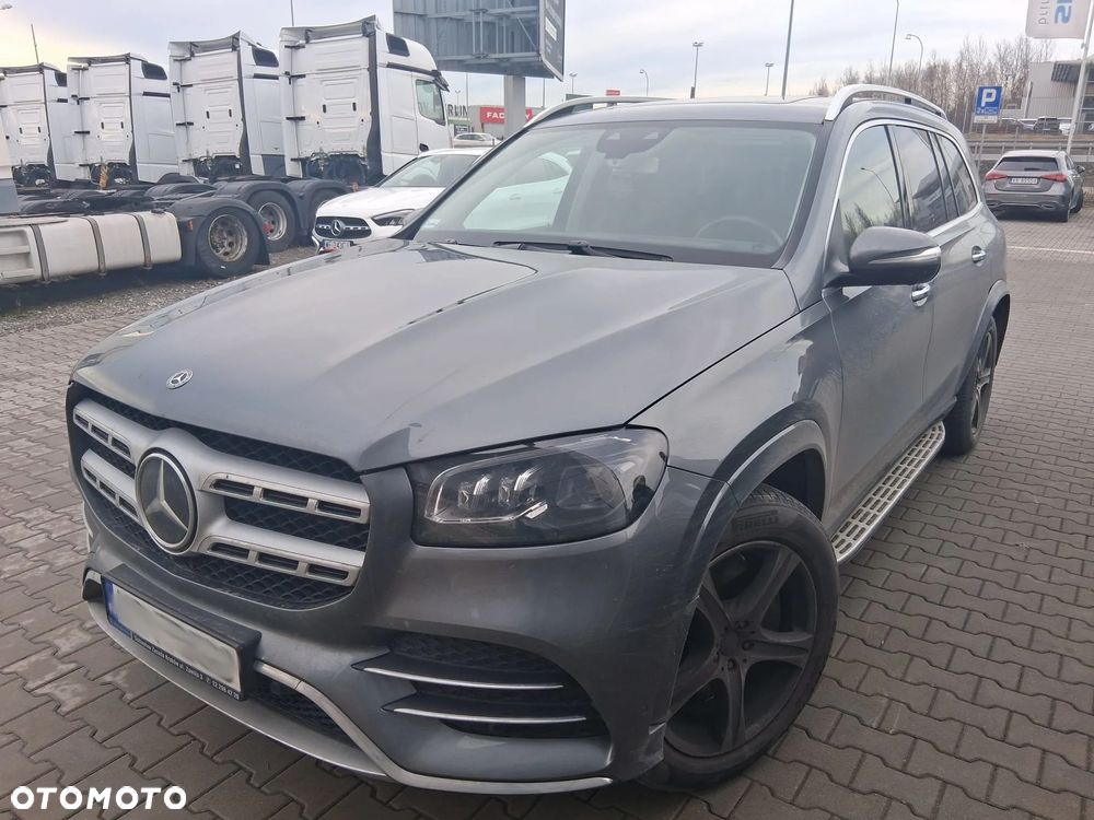 Mercedes-Benz GLS - 1