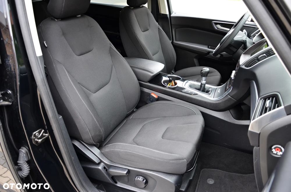 Ford S-Max - 32