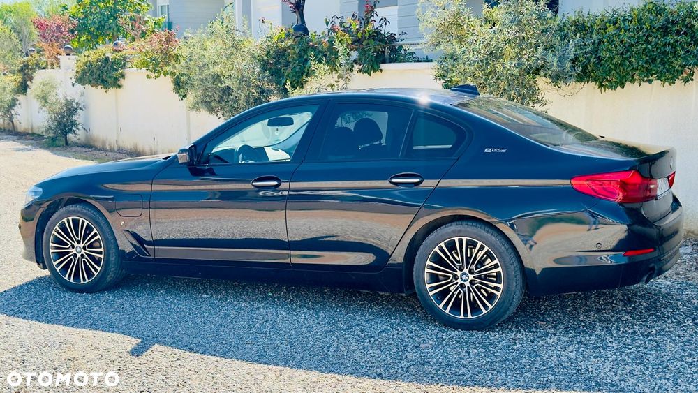 BMW Seria 5 520e - 3