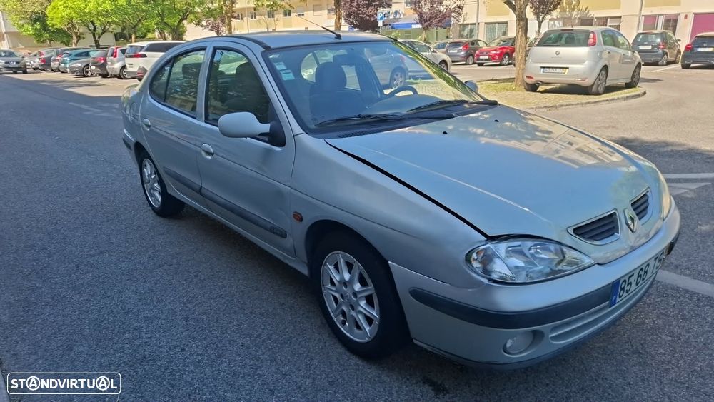 Renault Mégane C. 1.4 16V Expression - 3