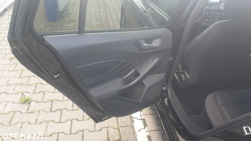 Ford Focus 1.5 EcoBlue Start-Stopp-System ST-LINE - 12