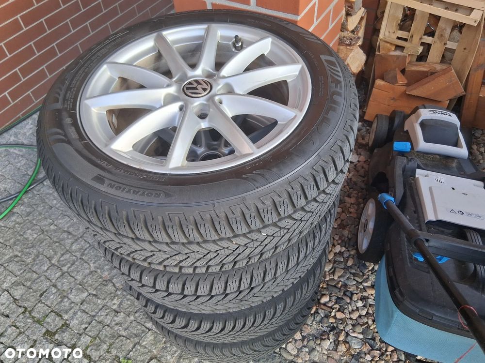 Volkswagen Touran 1.6 TDI DPF BlueMot Comfortline - 22