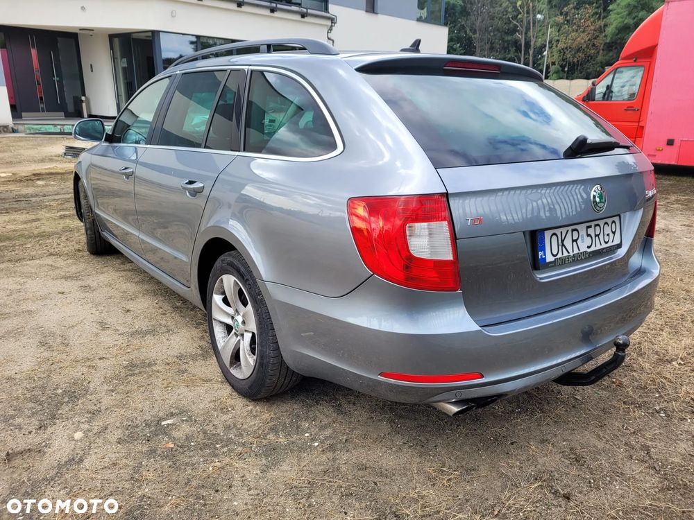 Skoda Superb 2.0 TDI DSG Ambition - 2