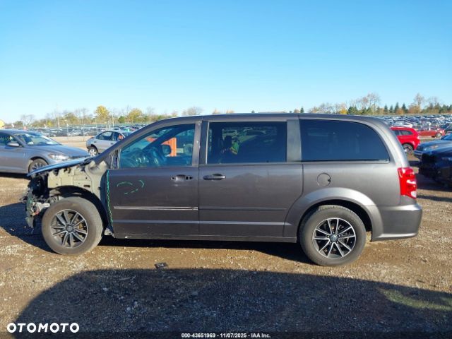 Dodge Grand Caravan 3.6 R/T - 30