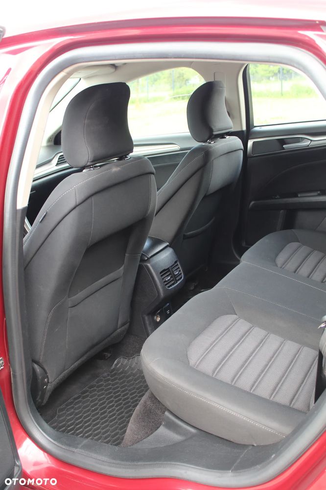 Ford Fusion - 12