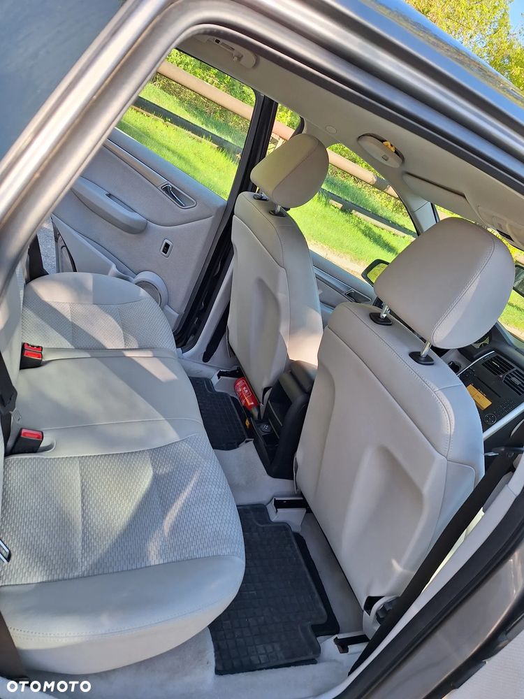Mercedes-Benz Klasa B 200 CDI Autotronic - 4