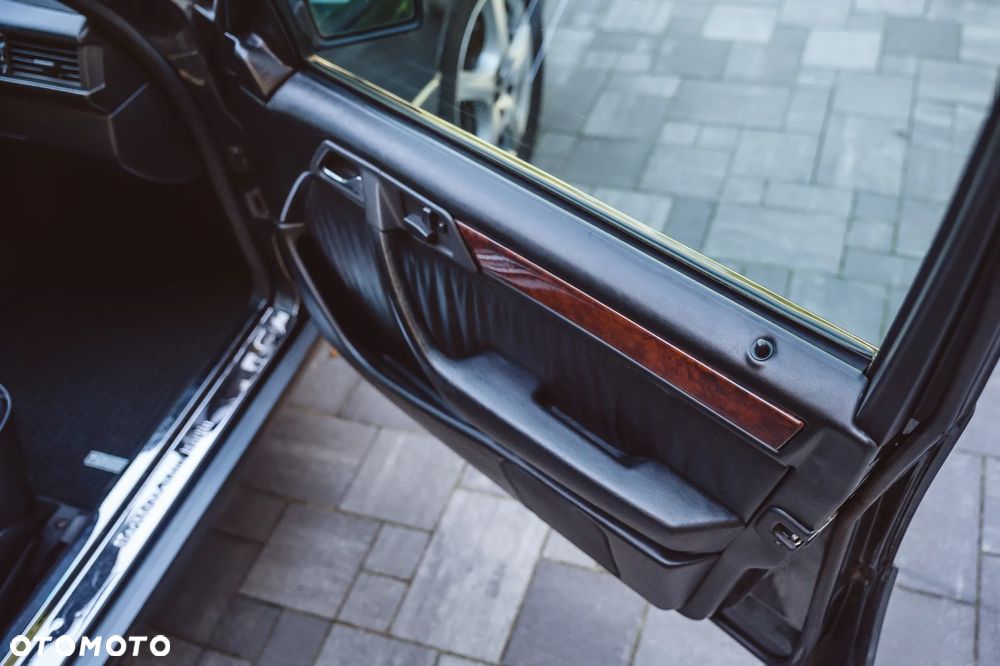 Mercedes-Benz Klasa E - 24