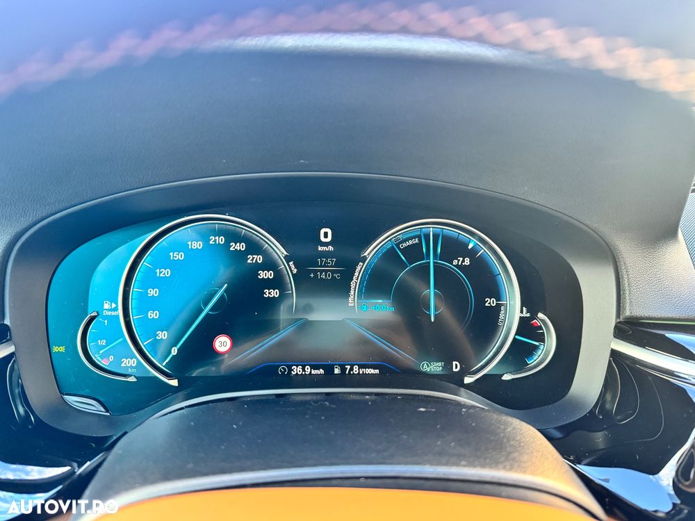 BMW Seria 5 520d xDrive AT - 29