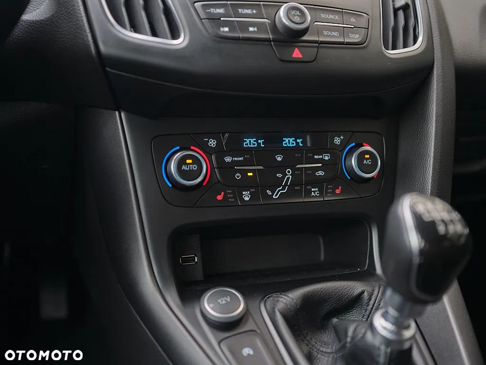 Ford Focus 1.5 EcoBoost Trend ASS - 16