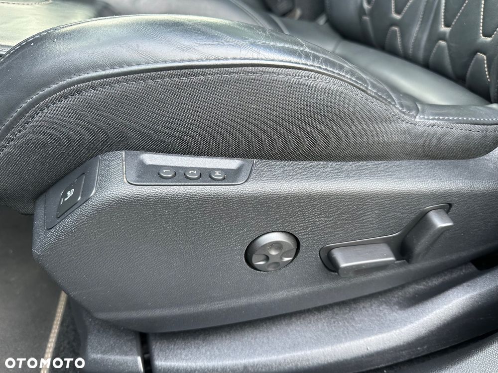 Peugeot 5008 PureTech 130 Stop & Start Allure Business-Paket - 12