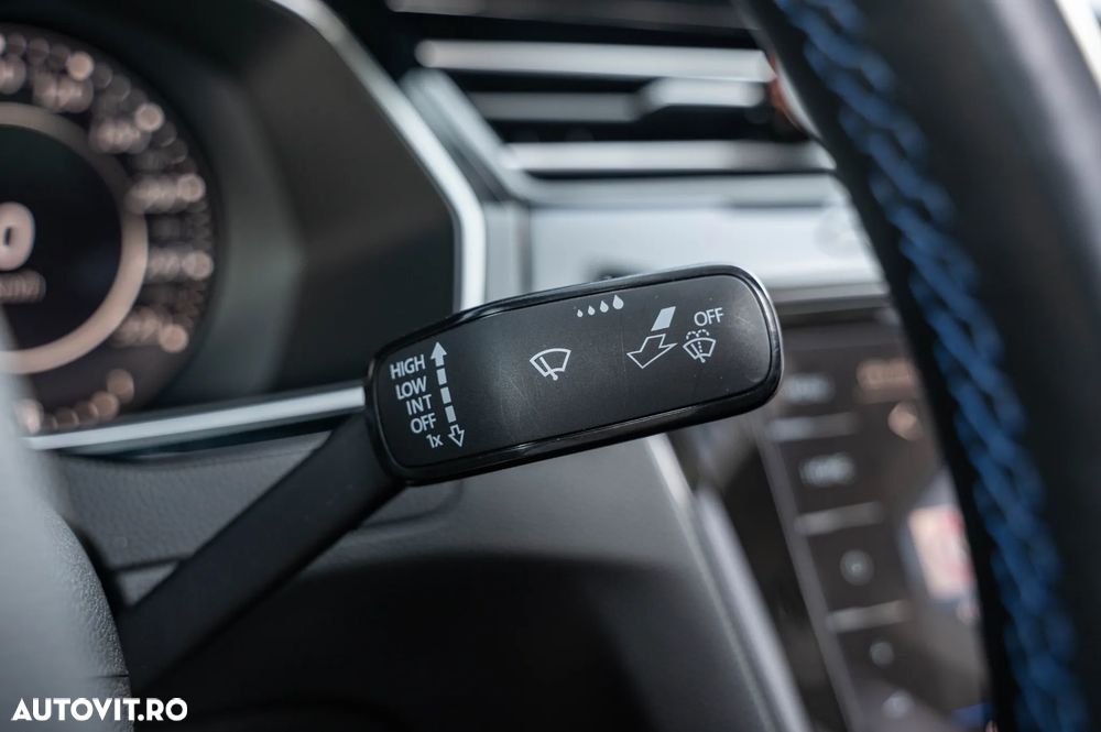 Volkswagen Passat - 32
