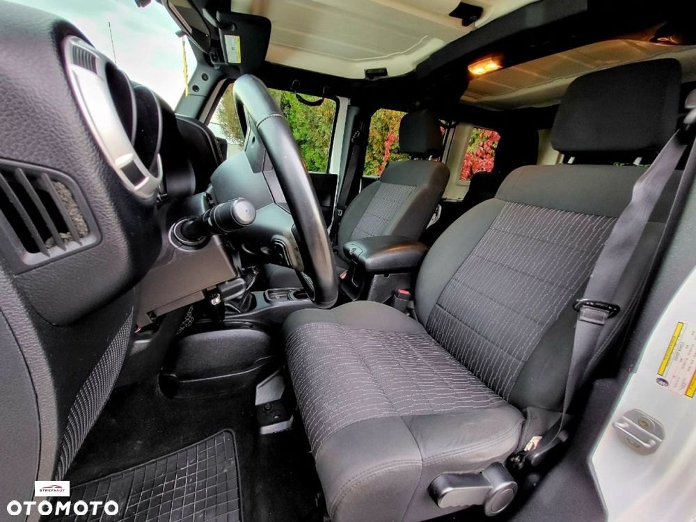 Jeep Wrangler 2011 photo 5