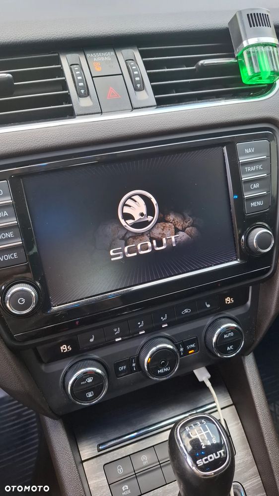 Skoda Octavia 1.6 TDI (Green tec) 4x4 Scout - 3