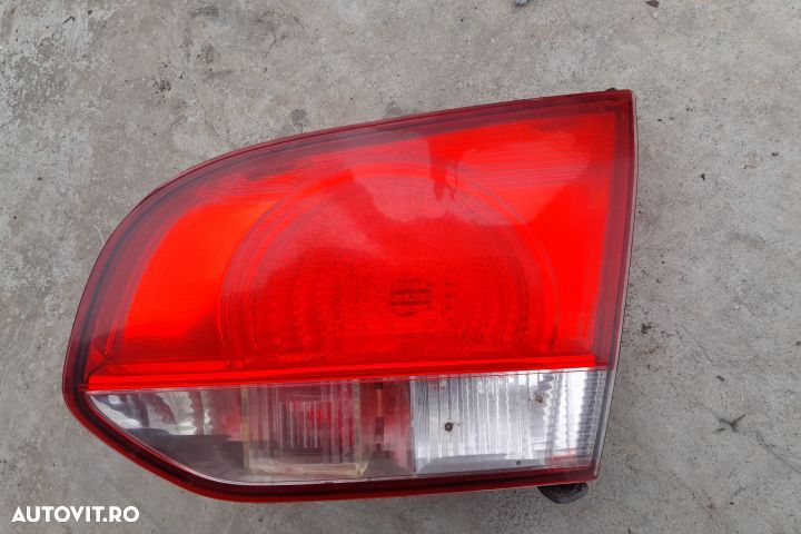 Lampa / Tripla stop dreapta pe hayon 5K0945260 5K0945260 Volkswagen V - 1