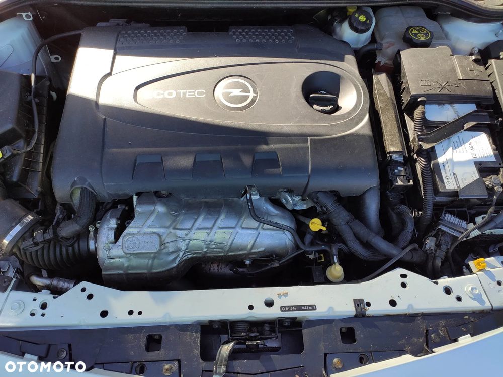 Opel Astra 2.0 CDTI DPF Color Edition - 21