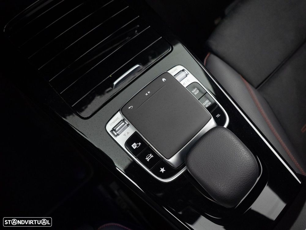 Mercedes-Benz A 180 Limousine d AMG Line Aut. - 24