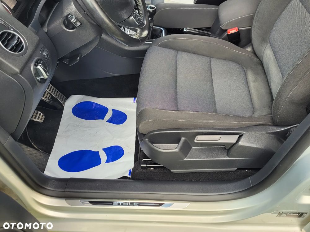Volkswagen Golf Plus 1.6 TDI DPF Style - 20