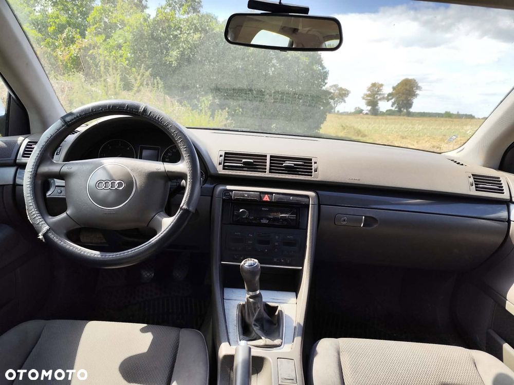 Audi A4 Limousine - 8