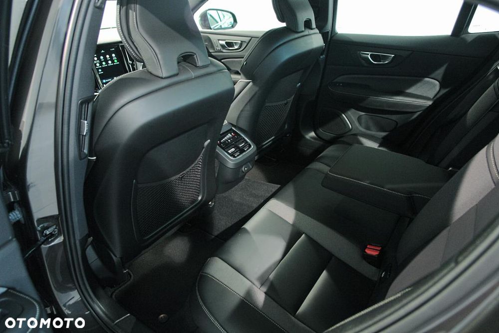 Volvo S60 B5 B AWD Ultimate Dark - 13