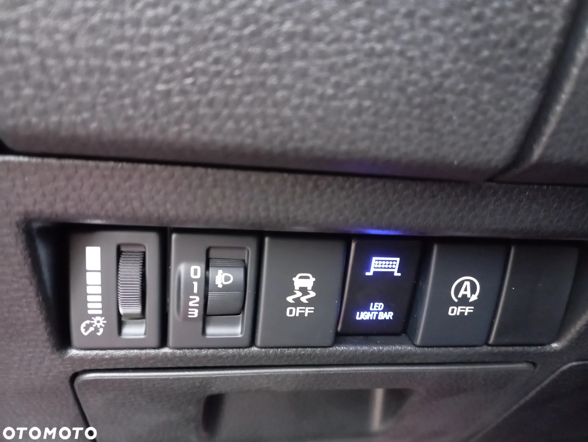 Isuzu D-Max 1.9 DC LSX - 27
