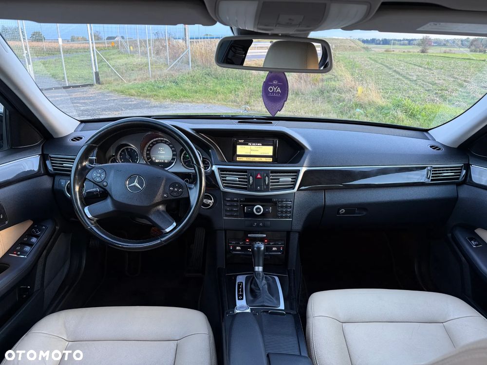 Mercedes-Benz Klasa E 250 T BlueEFFICIENCY 7G-TRONIC Avantgarde - 15