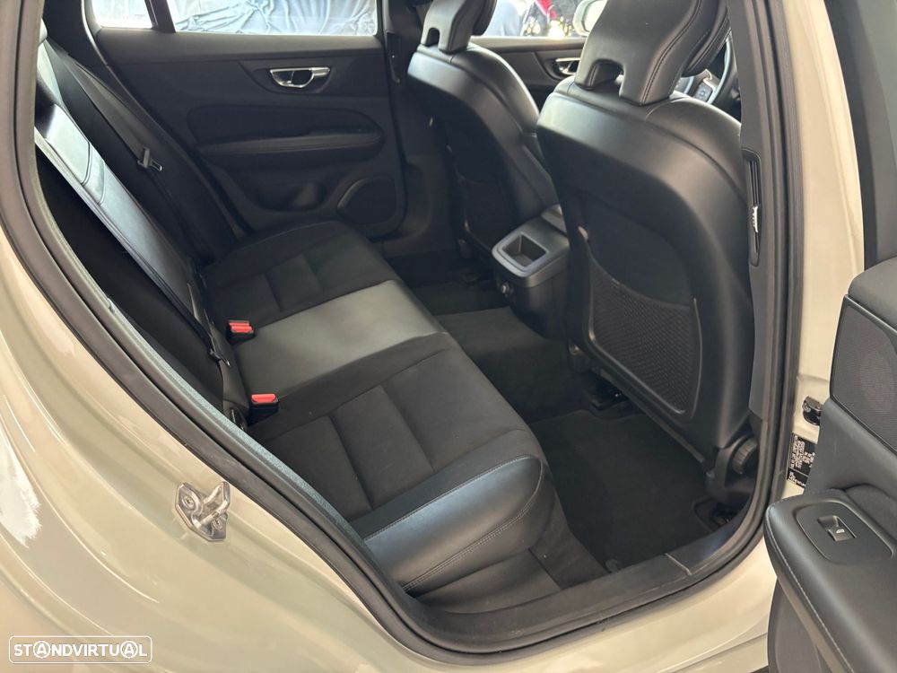 Volvo V60 2.0 D3 Momentum - 11