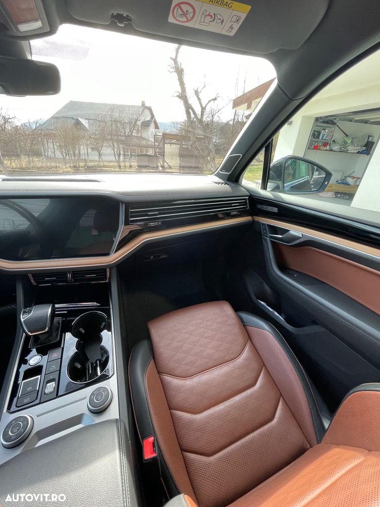 Volkswagen Touareg - 11