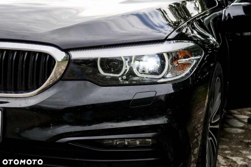 BMW Seria 5 518d Sport Line - 4